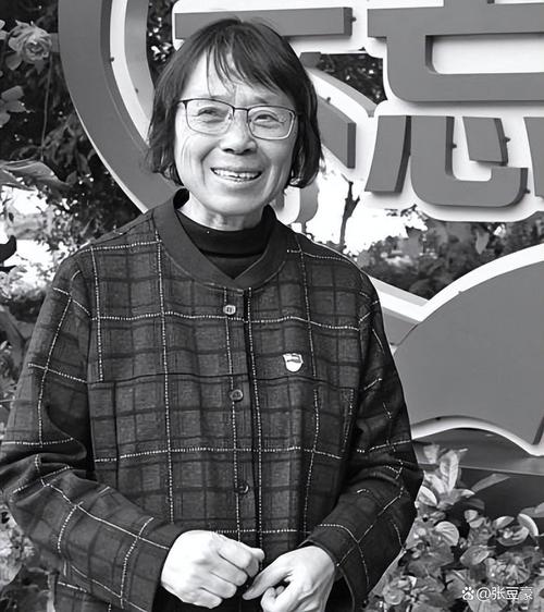新澳今晚特9点30开什么和张桂梅小喇叭又响了与张桂梅唱