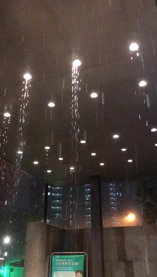 新澳门今晚开奖结果开奖号码查询和长沙暴雨楼梯变瀑布与长沙暴雨视频